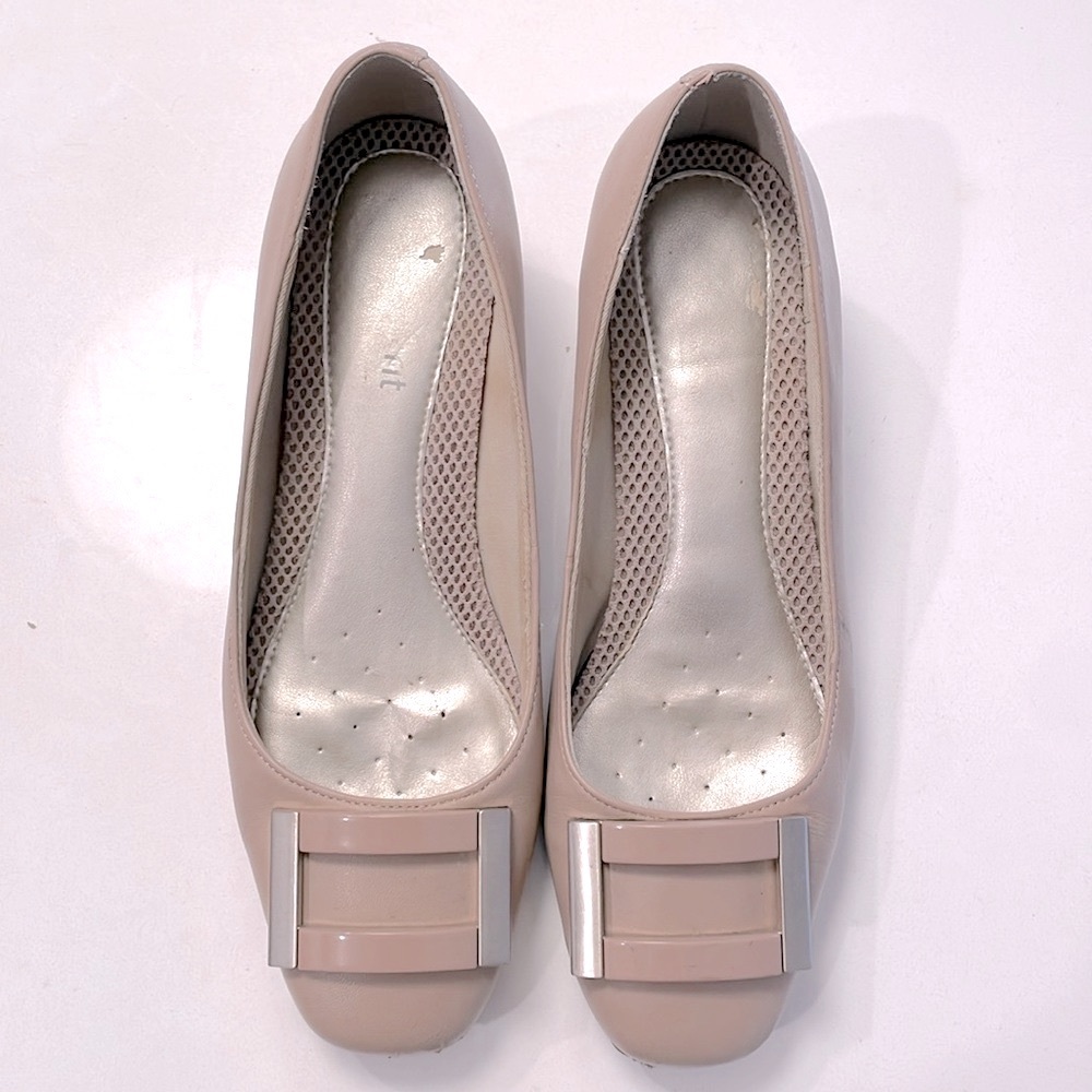 Block Heel Leather Pump with Front Buckle Detail - Picture 2 of 7